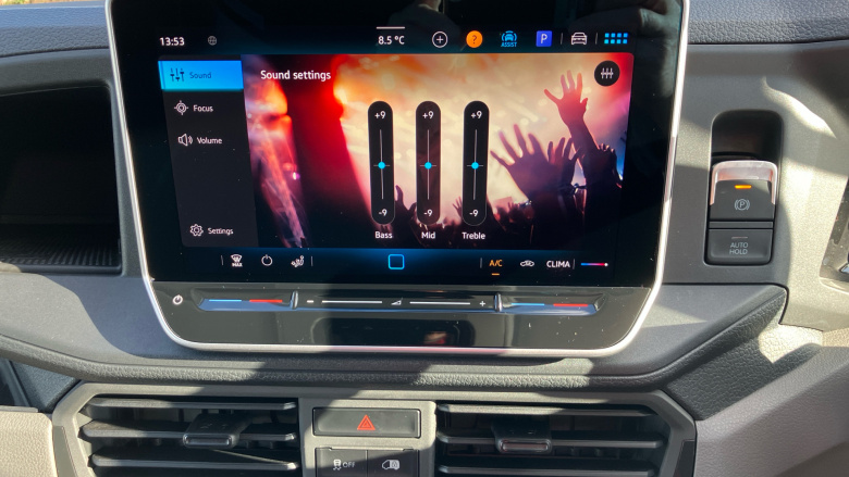 Volkswagen Crafter Cr35 Mwb Diesel Fwd 2.0 TDI 140PS Commerce Plus High Roof Van